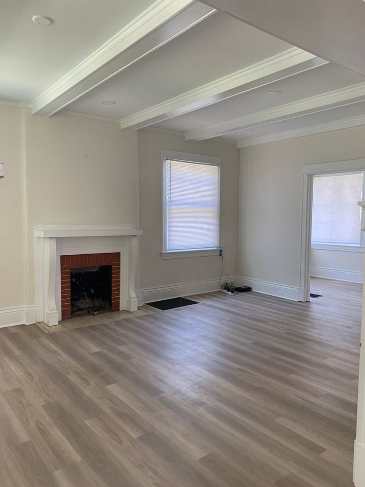 2401 Boulevard Napoleon - Photo 3 of 19