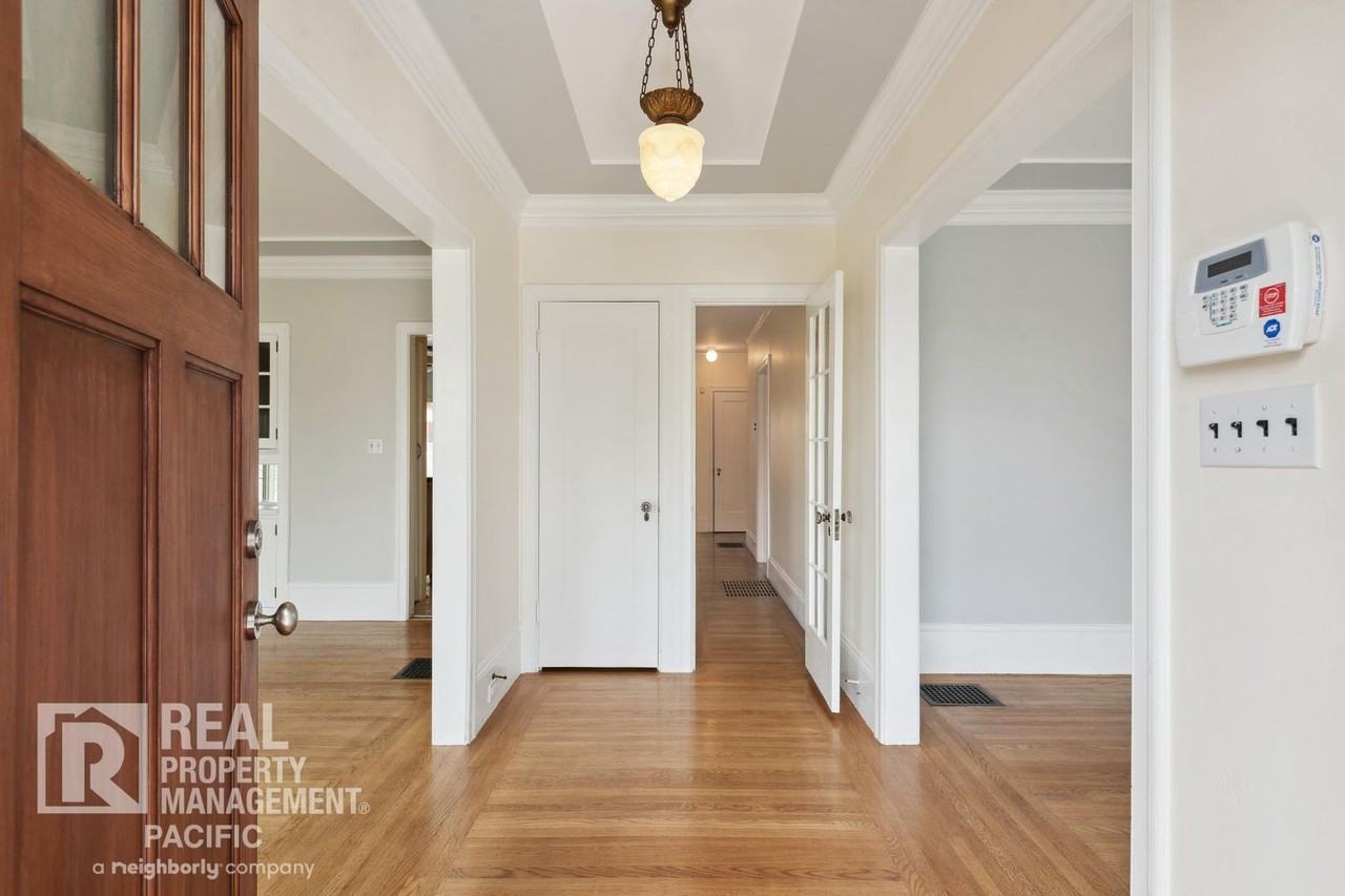 873 York St - Photo 2 of 50