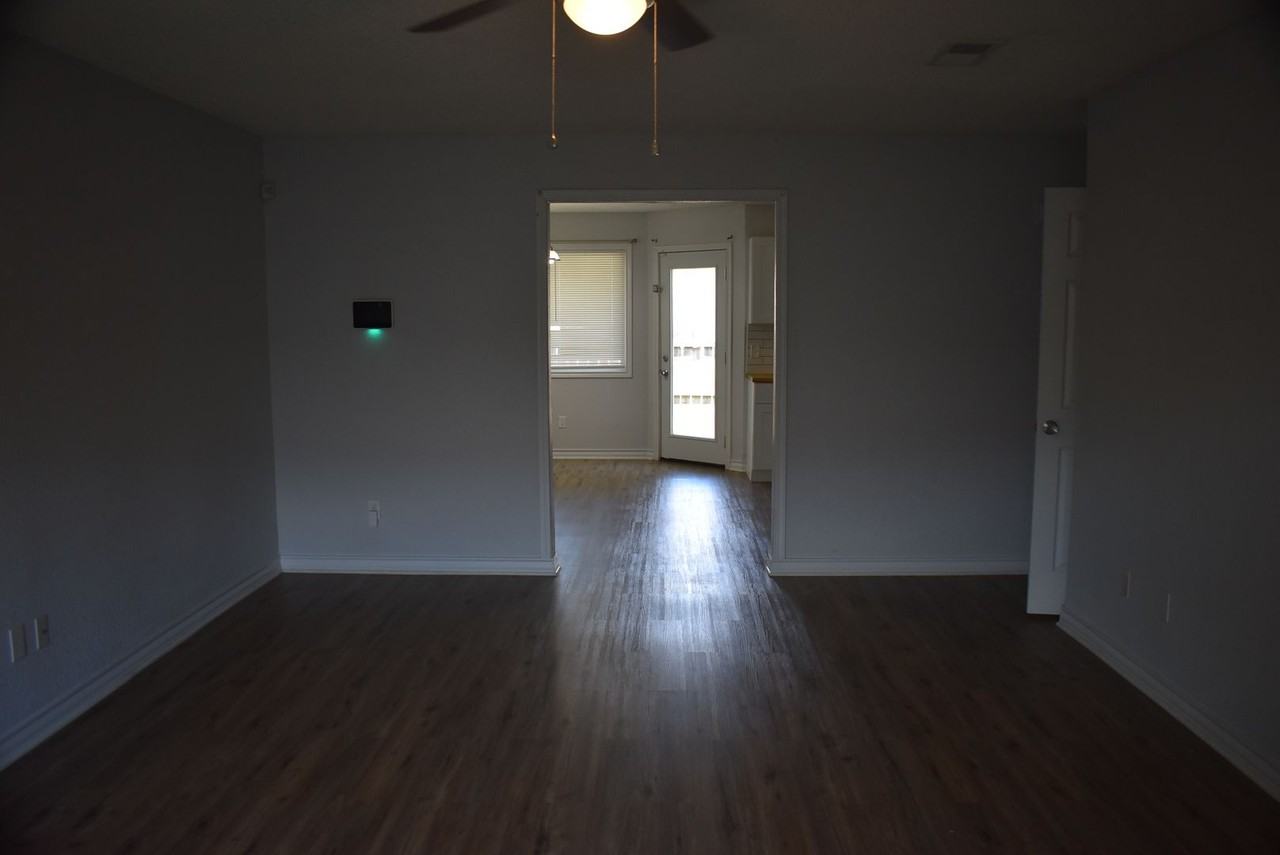 2704 Boyd Ave - Photo 5 of 19