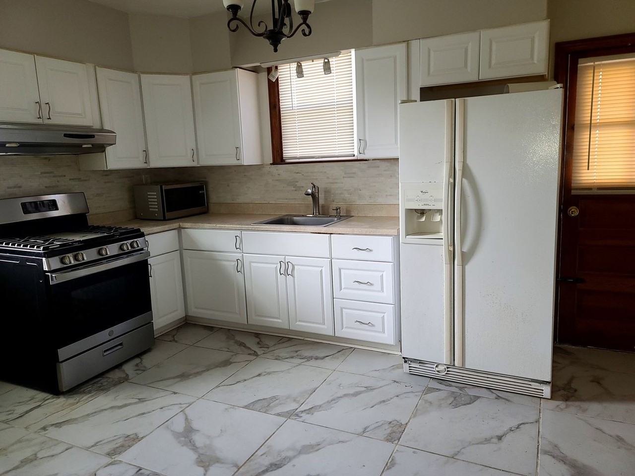 6728 Bessemer Ave - Photo 2 of 31