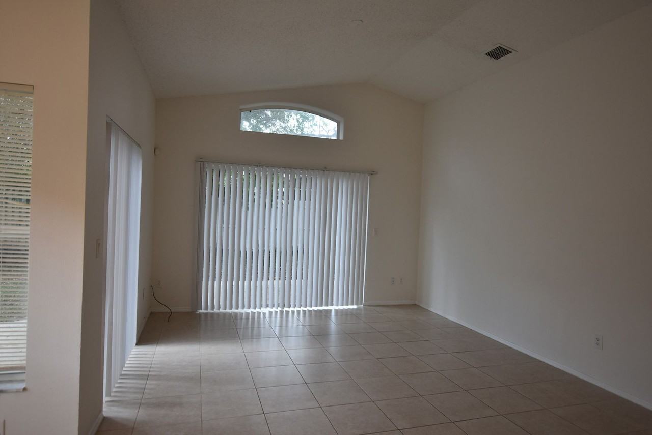 3240 Brewster Dr - Photo 6 of 19