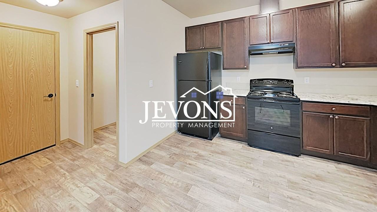 708 N 29th Ave Yakima, WA 98902 - Photo 4 of 44