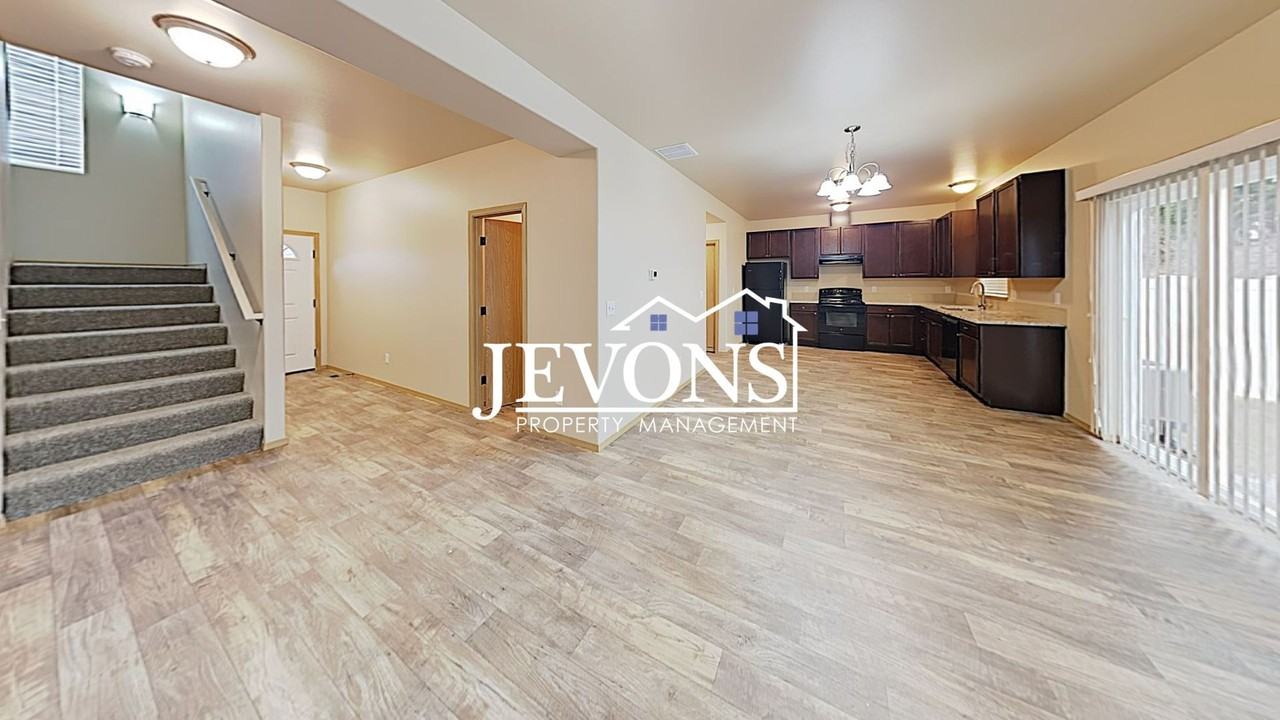 708 N 29th Ave Yakima, WA 98902 - Photo 5 of 44