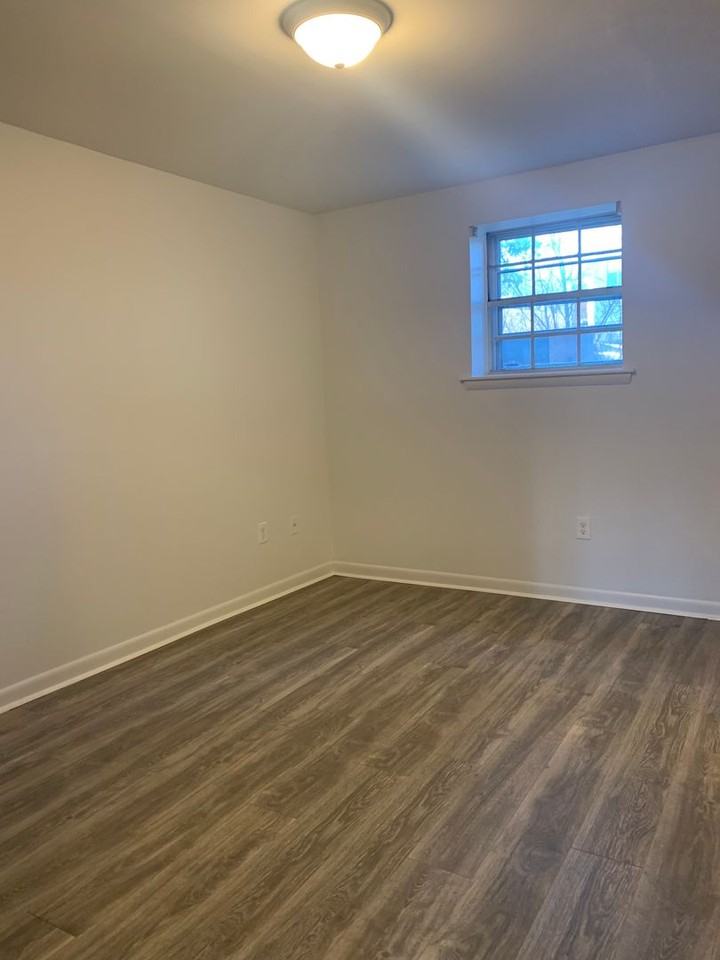 500 Poage Lane - Photo 6 of 34