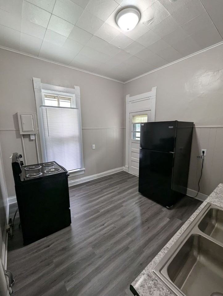 South 11th Duplex - Photo 2 of 8