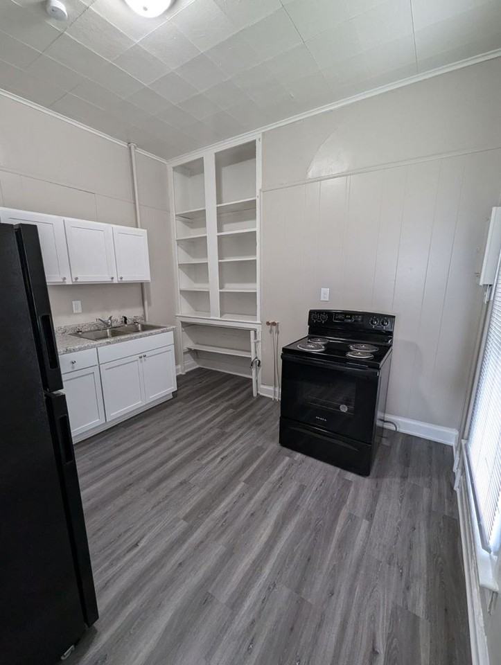 South 11th Duplex - Photo 3 of 8