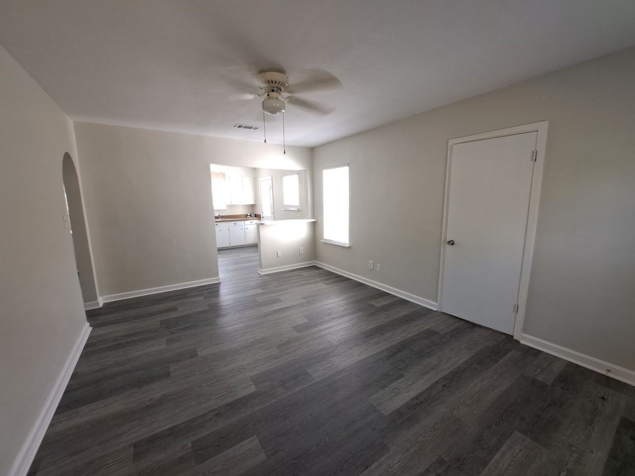 233 Willow St - Photo 2 of 16