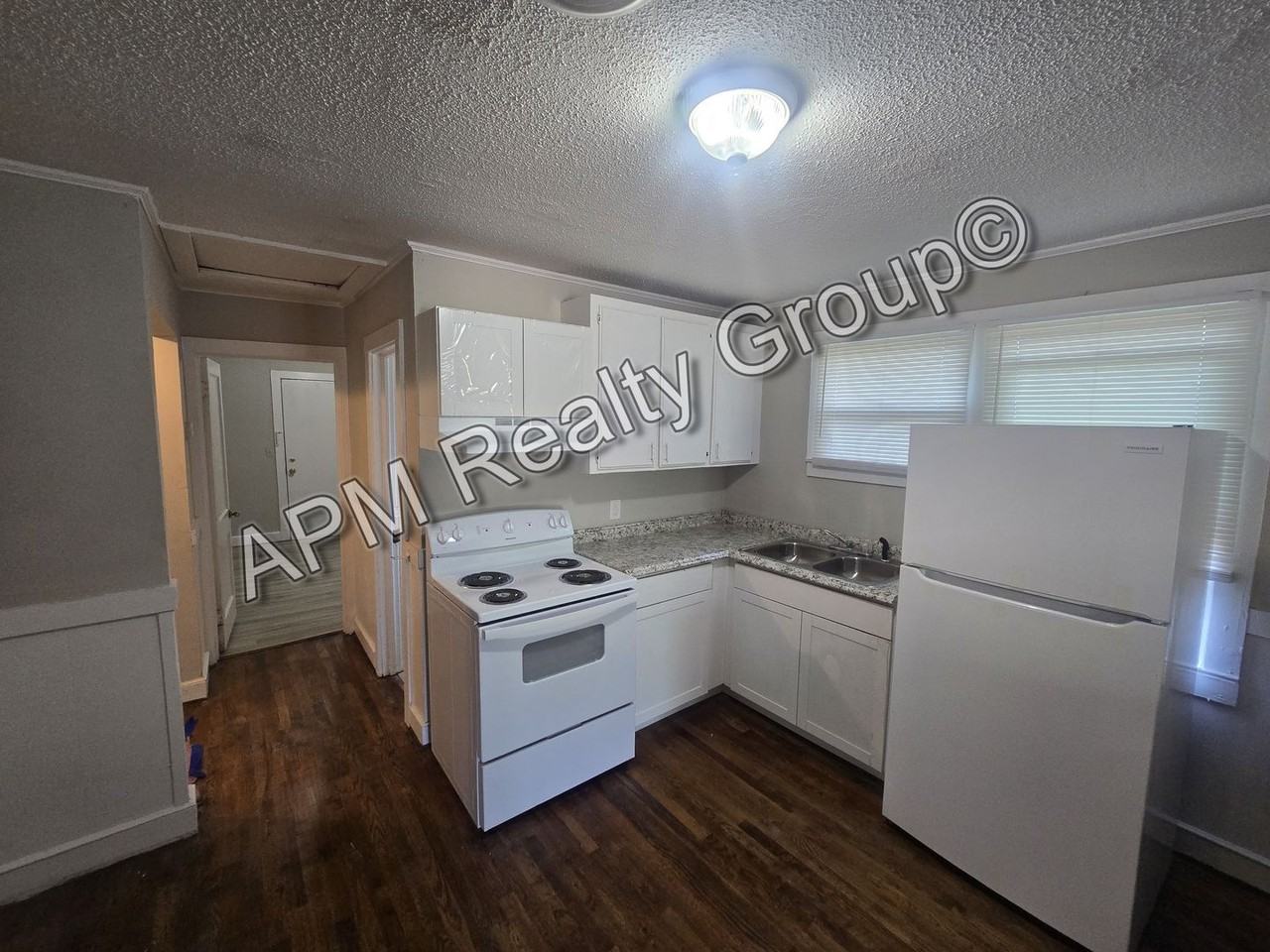 1130 King St - Photo 2 of 11