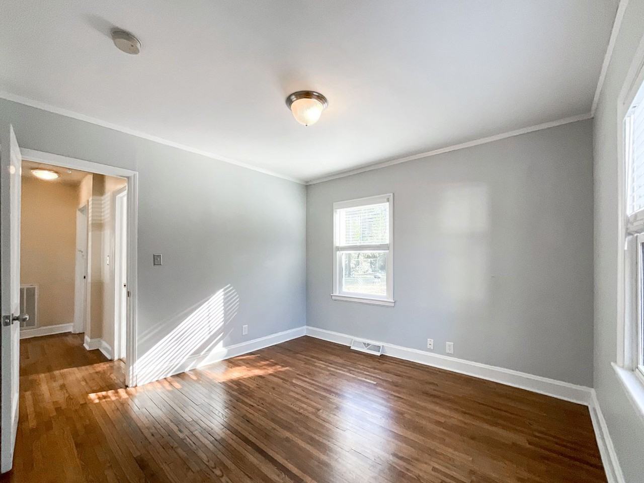 1216 Leigh Ave - Photo 3 of 50