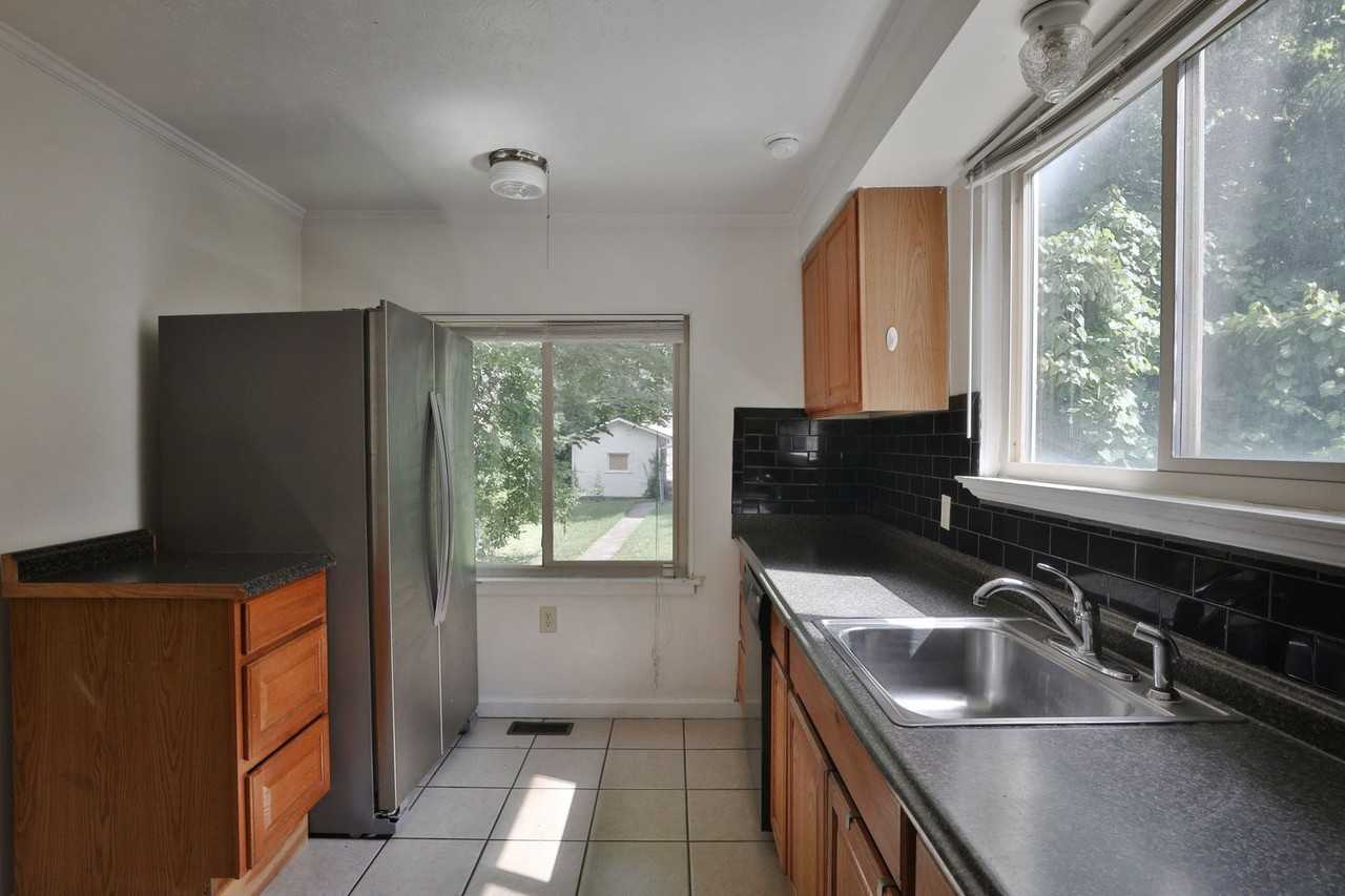 108 E Frambes Ave - Photo 4 of 23