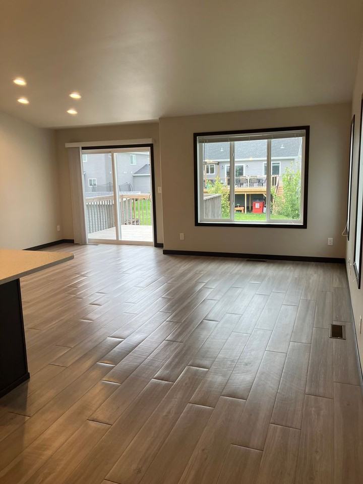 6073 Autumn Dr S - Photo 5 of 35