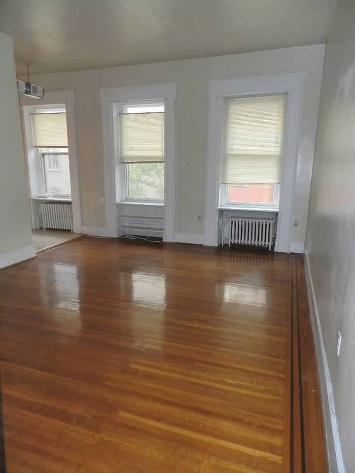 1722 Spruce St - Photo 2 of 12