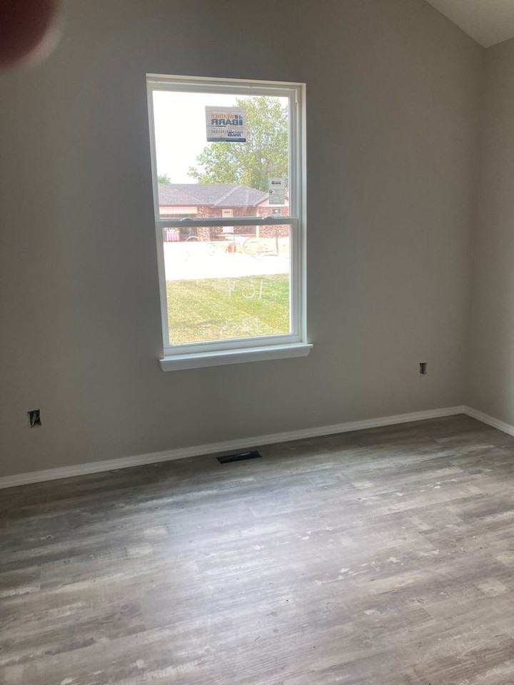 104 E Rosalie - Photo 5 of 14