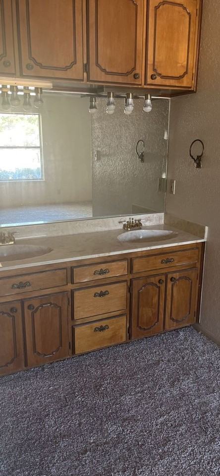 2441 Canyon Creek Dr - Photo 2 of 8