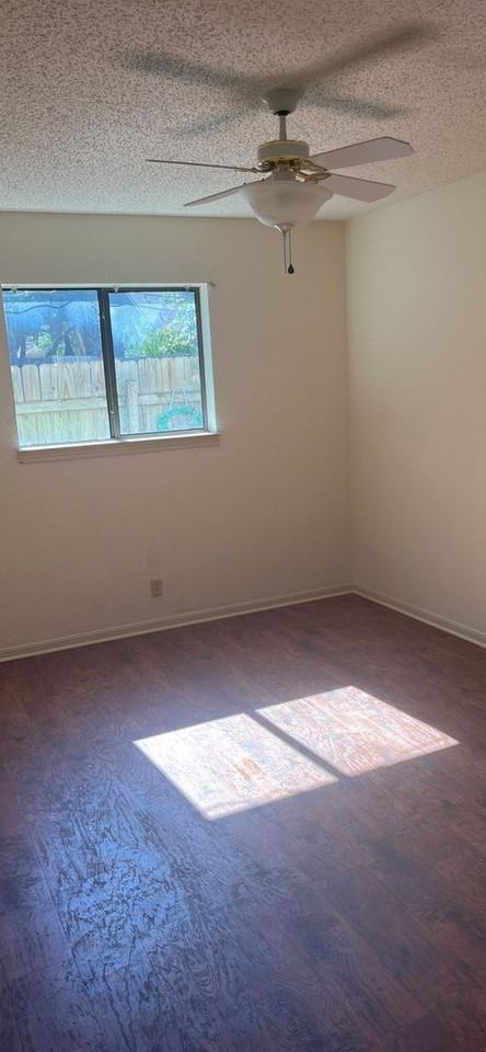 2441 Canyon Creek Dr - Photo 6 of 8