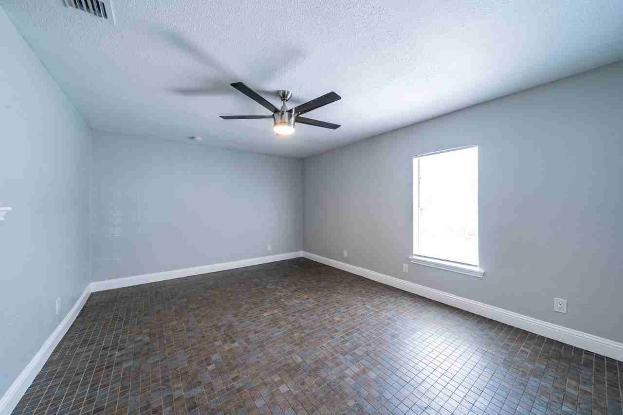 3506 N Houston St - Photo 2 of 16