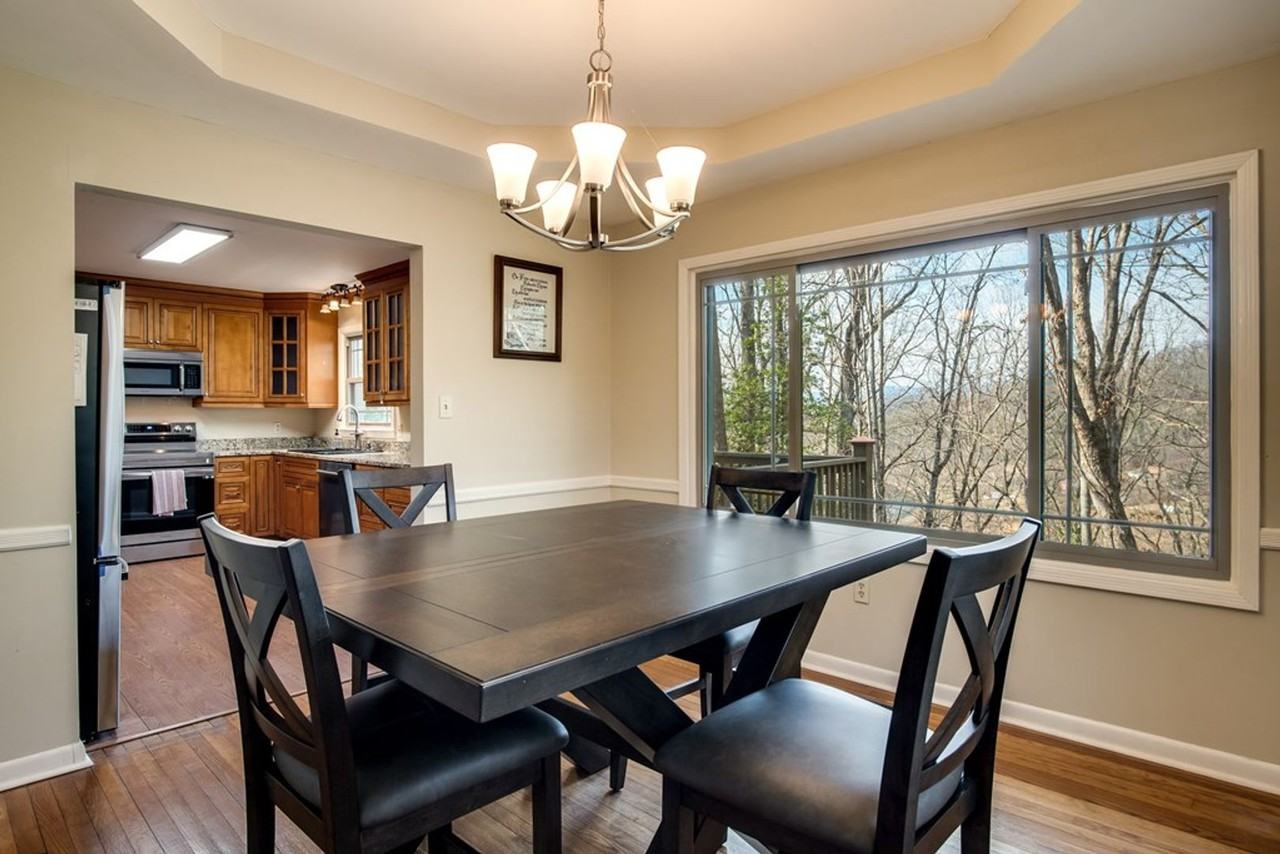 304 Canterbury Rd - Photo 2 of 7