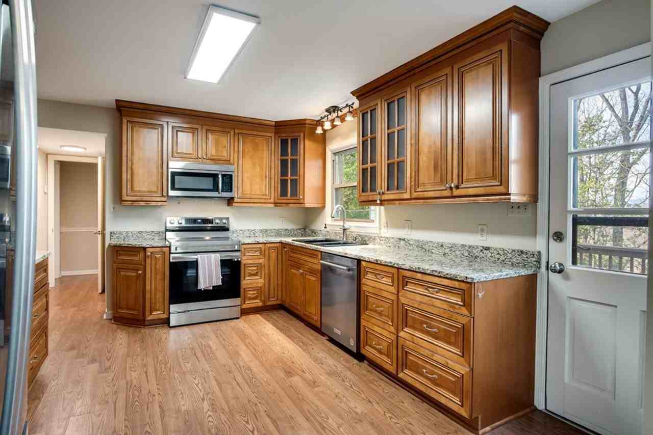 304 Canterbury Rd - Photo 3 of 7