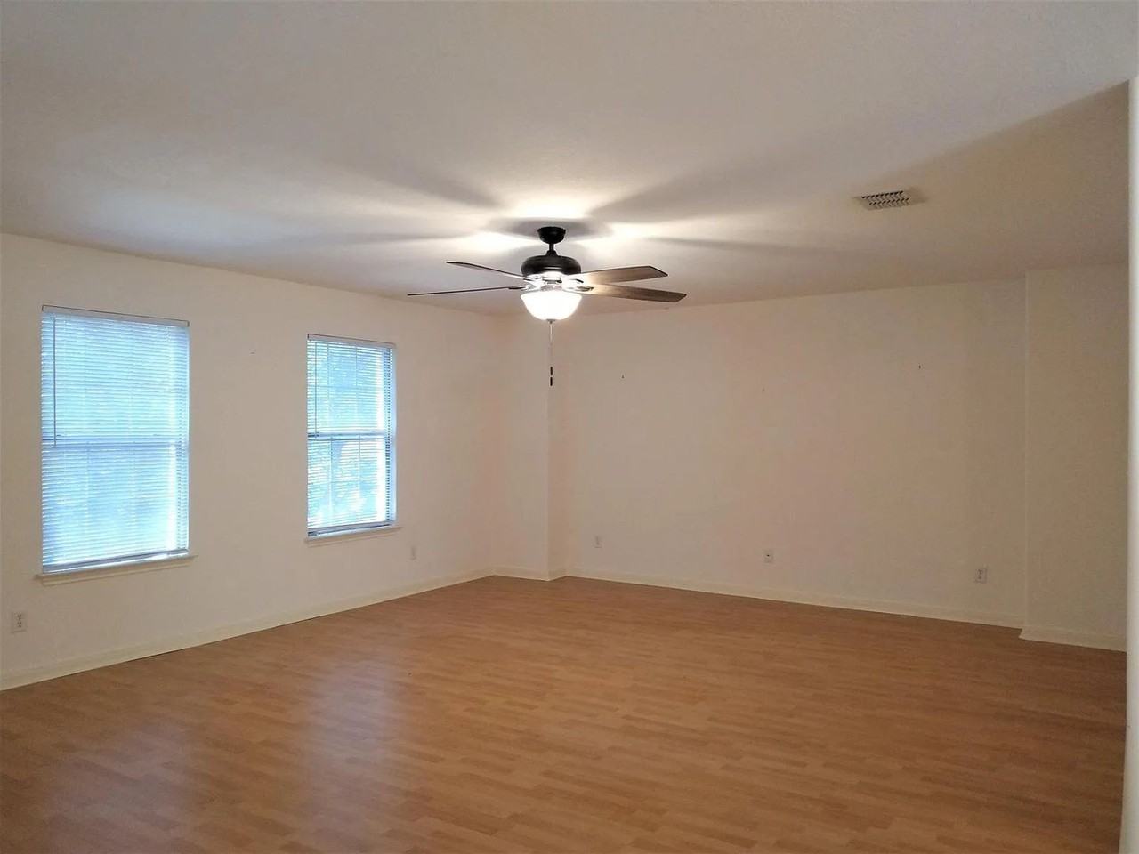 1925 Walter Raleigh - Photo 7 of 36