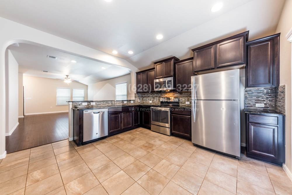 501 Heritage Springs Trl - Photo 3 of 18