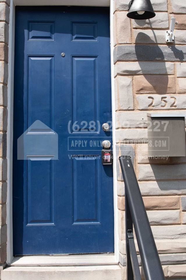 252 S Bouldin St - Photo 2 of 22