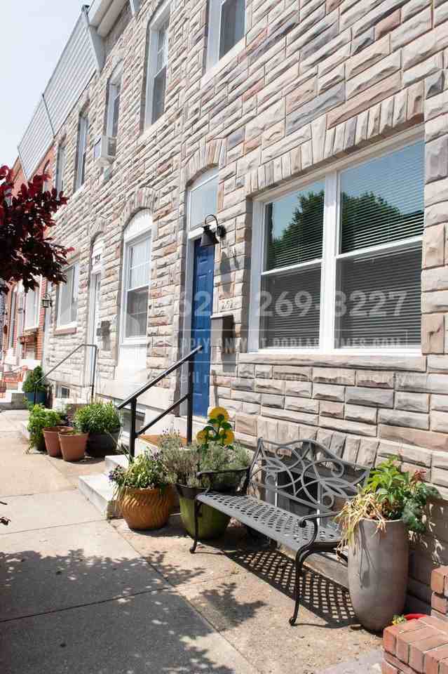 252 S Bouldin St - Photo 3 of 22