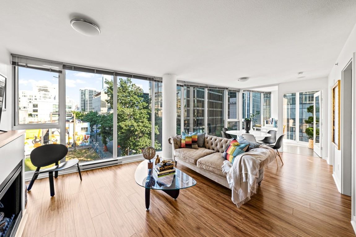 590 Robson Street - Photo 2 of 16