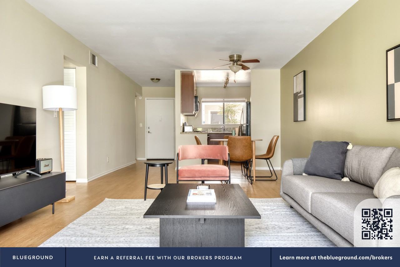 250 S San Fernando Blvd #818 - Photo 5 of 43