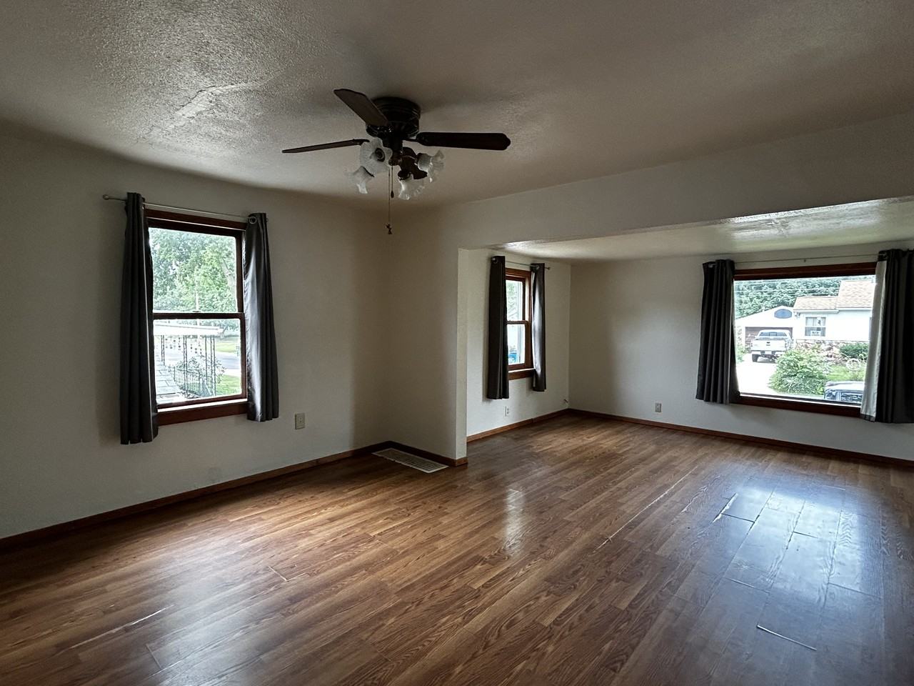 1508 Henrietta Street - Photo 4 of 19