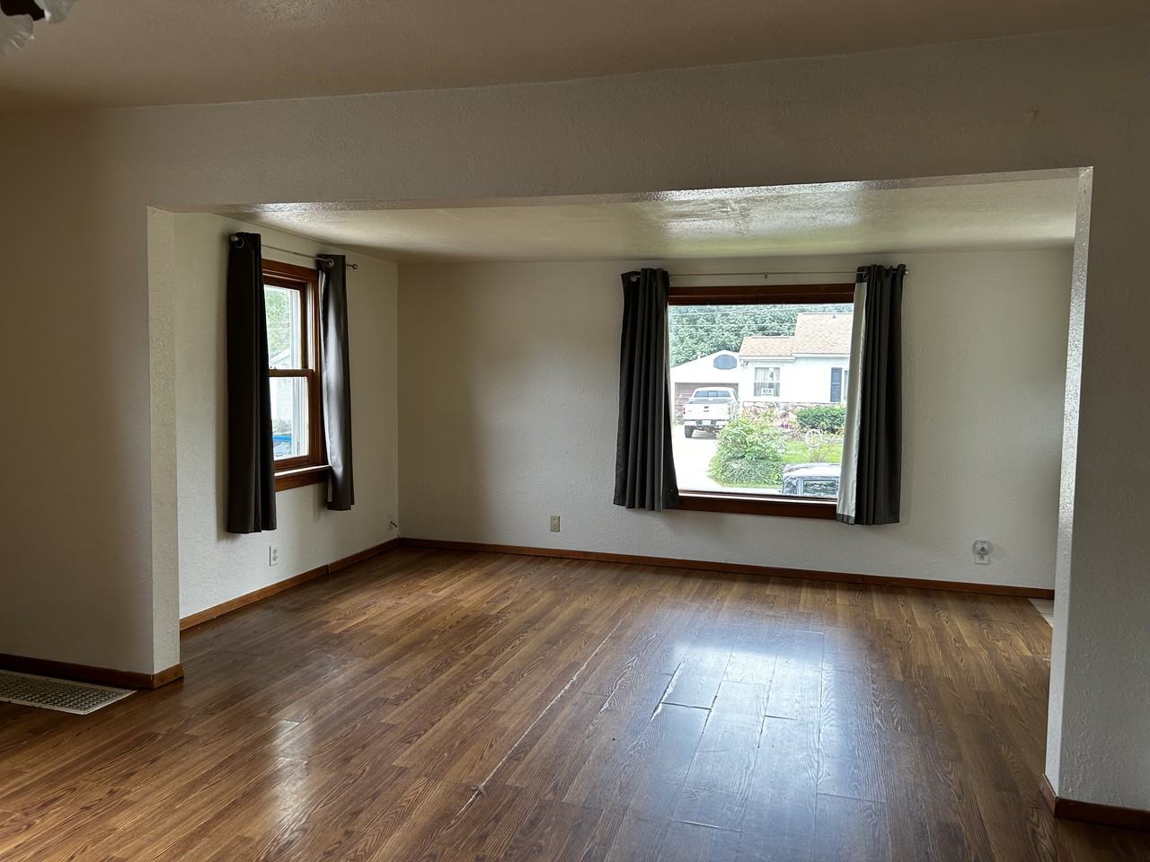 1508 Henrietta Street - Photo 5 of 19