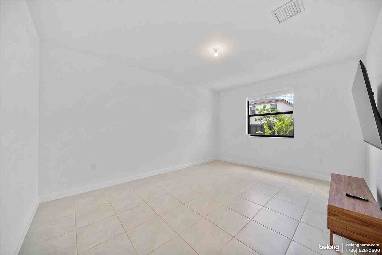 12980 Sw 229th St - Photo 4 of 24