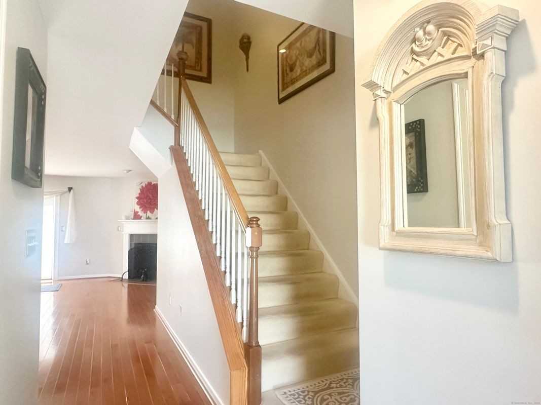 143 Summerhill Rd - Photo 3 of 18