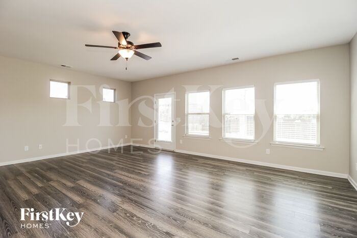 22 Keystone Ln - Photo 2 of 16