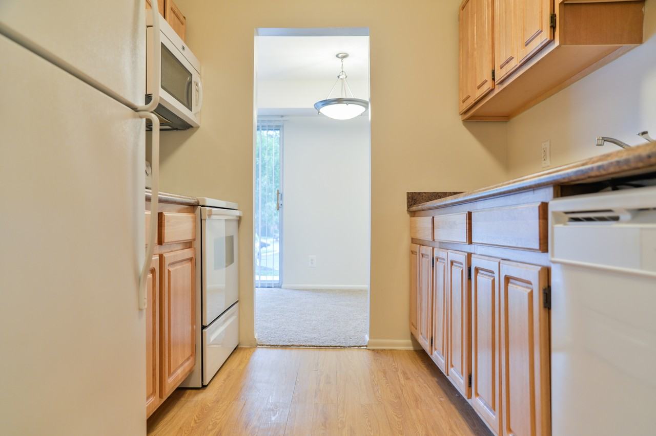 Applegate - Photo 3 of 12