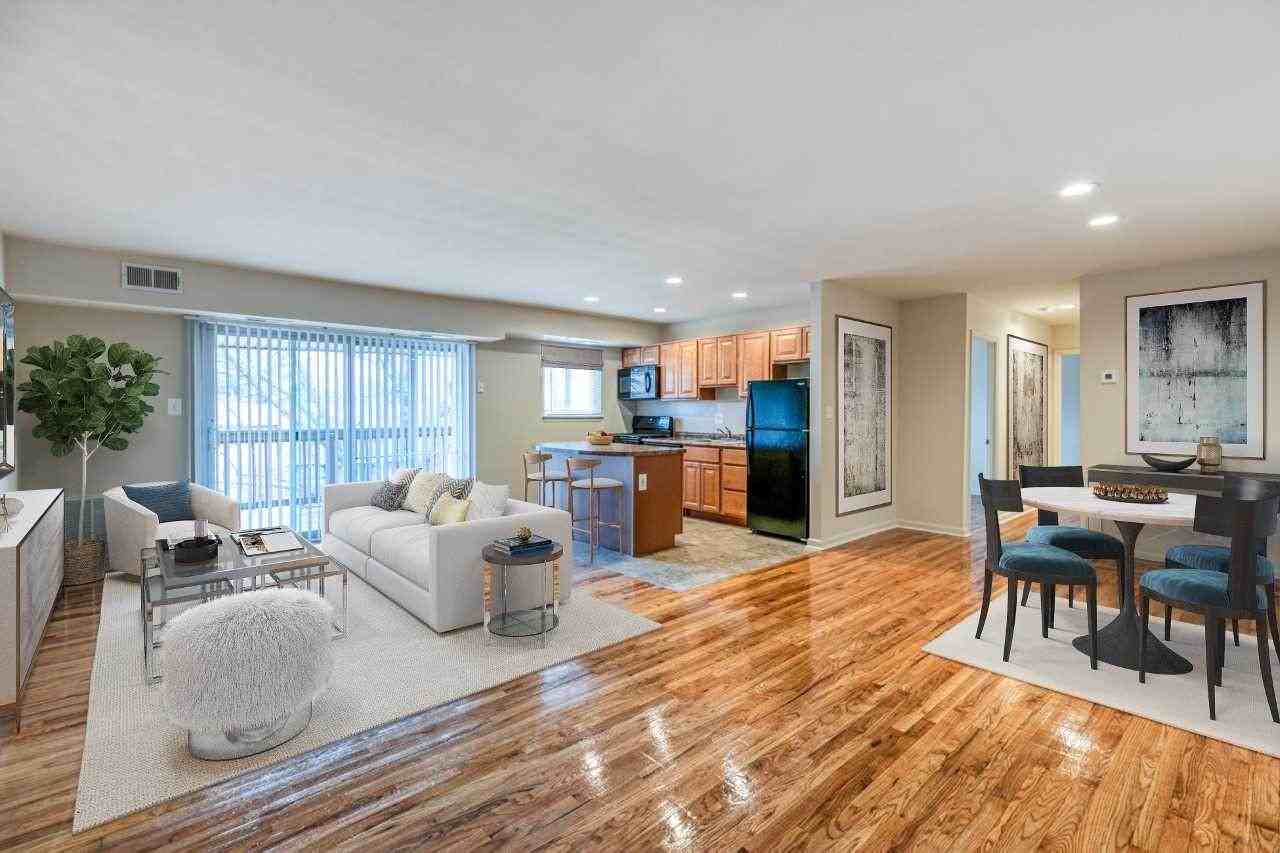 Walker Manor - Photo 2 of 26