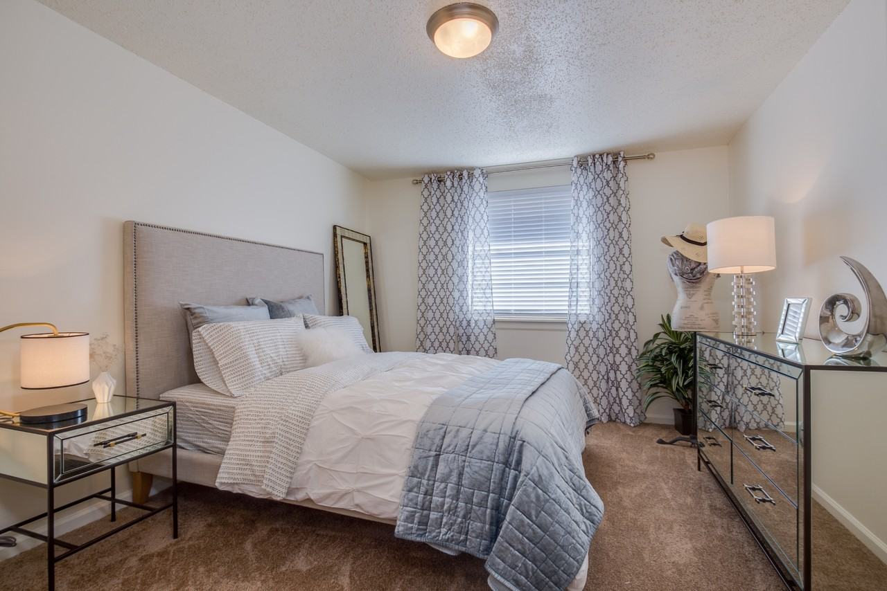 Canyon Square - Photo 6 of 32