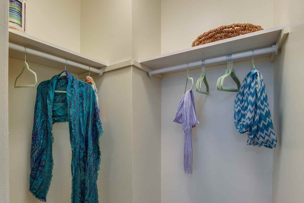 Canyon Square - Photo 7 of 32