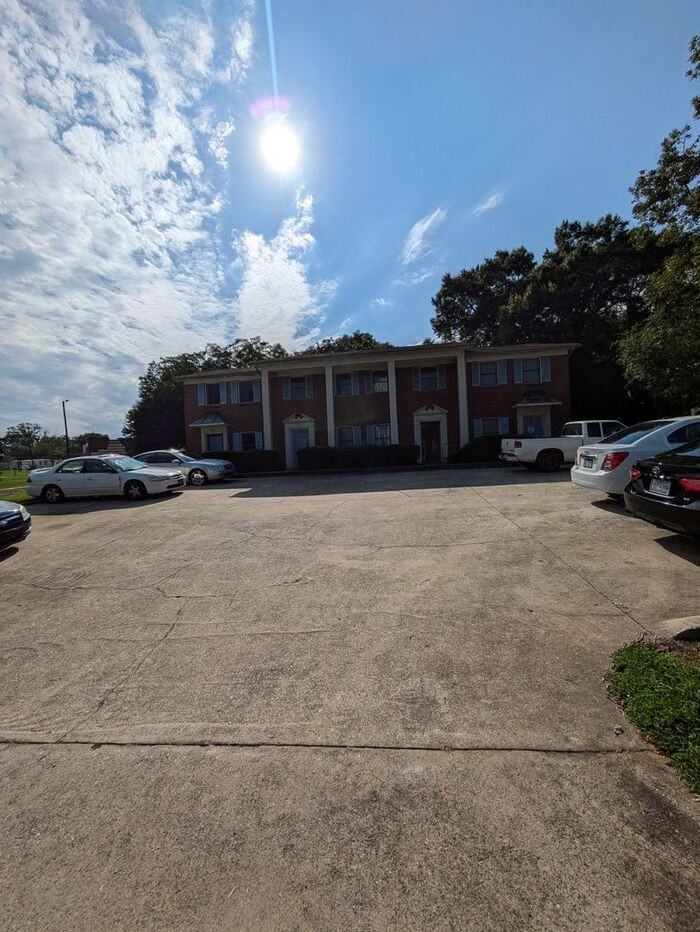 923 12th Street Pl Ne - Photo 2 of 9