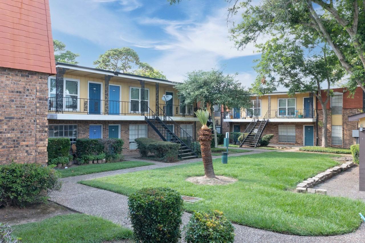 1200 Missouri St - Photo 3 of 8