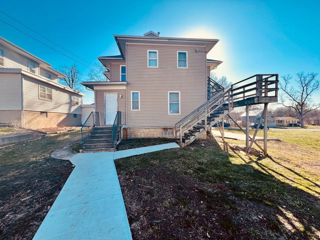 2409 Iowa St - Cedar Falls - Photo 5 of 9