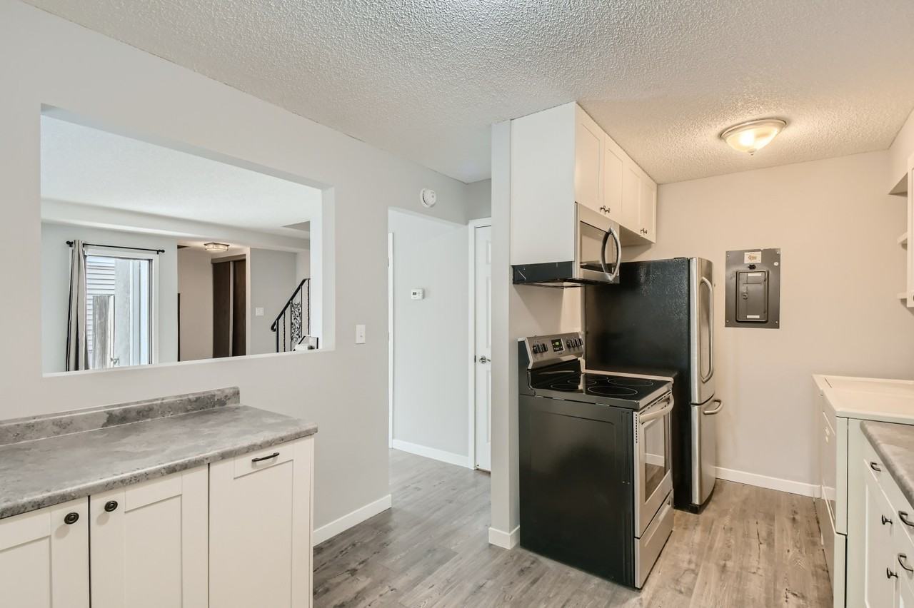 1127 Landmark Trl S - Photo 3 of 10