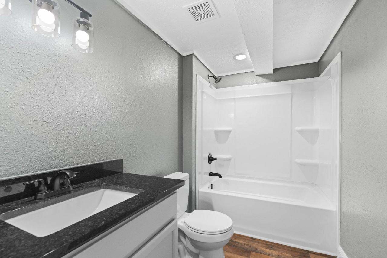 227 E Broadway street - Photo 6 of 9