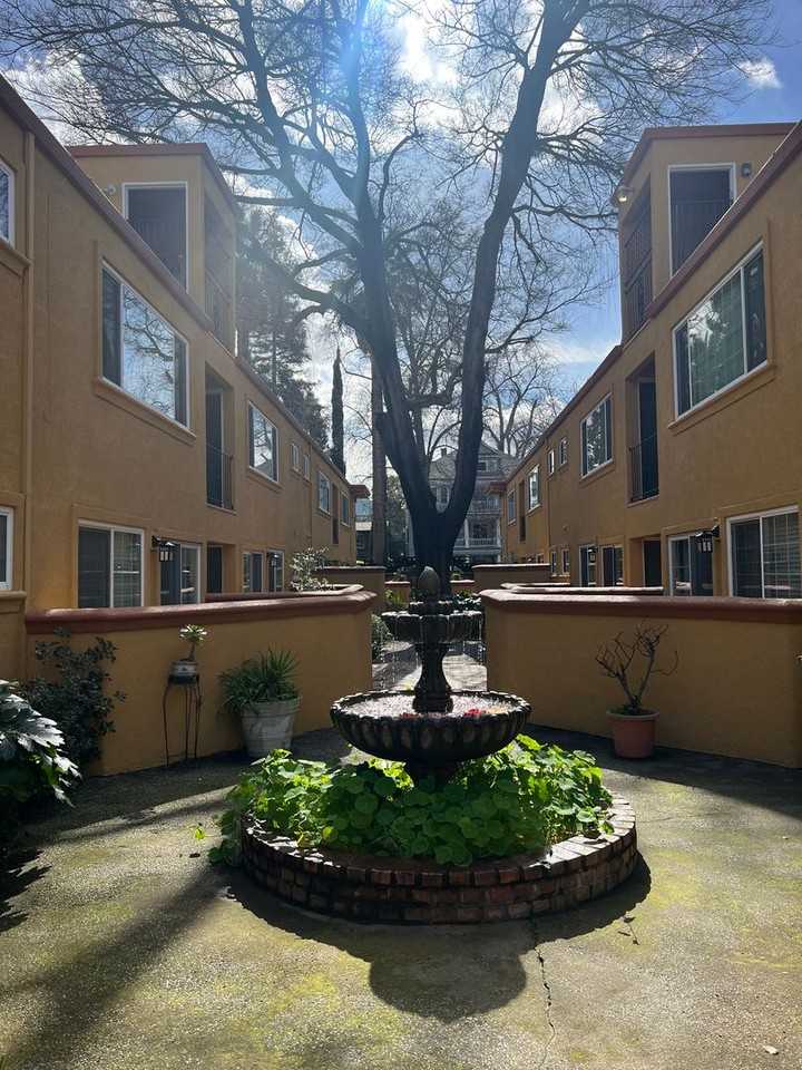 1819 G St - Photo 3 of 3