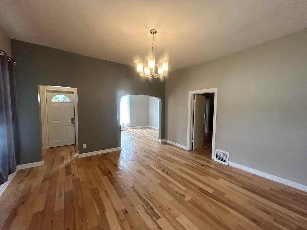 4904 Holdrege St - Photo 4 of 19