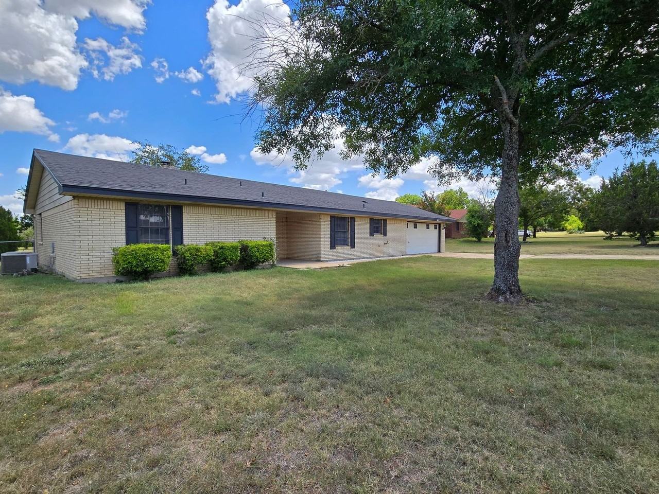 230 Mighty Oak Ln - Photo 3 of 29