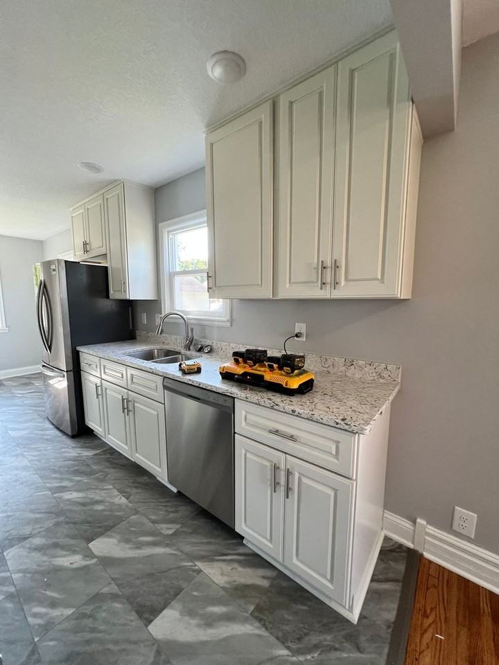 7431 Langly Ave S - Photo 5 of 16