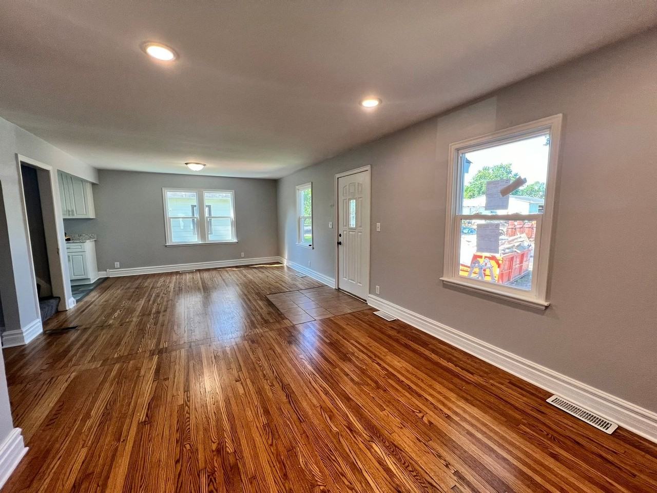 7431 Langly Ave S - Photo 2 of 16