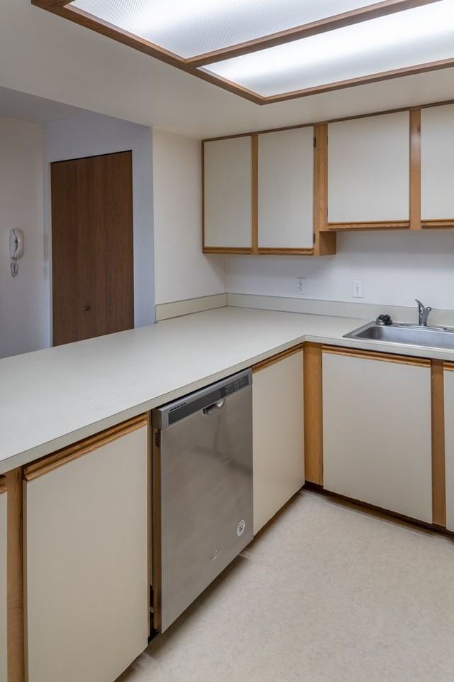 The Sandridge, LLC - Photo 6 of 50