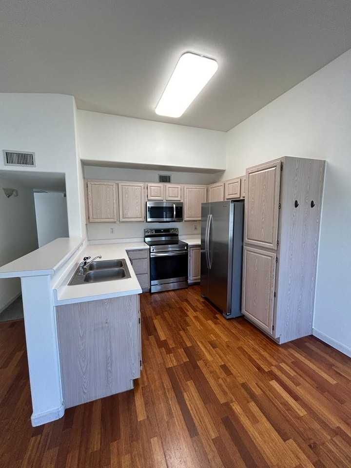 1176 Opal St - Photo 3 of 19