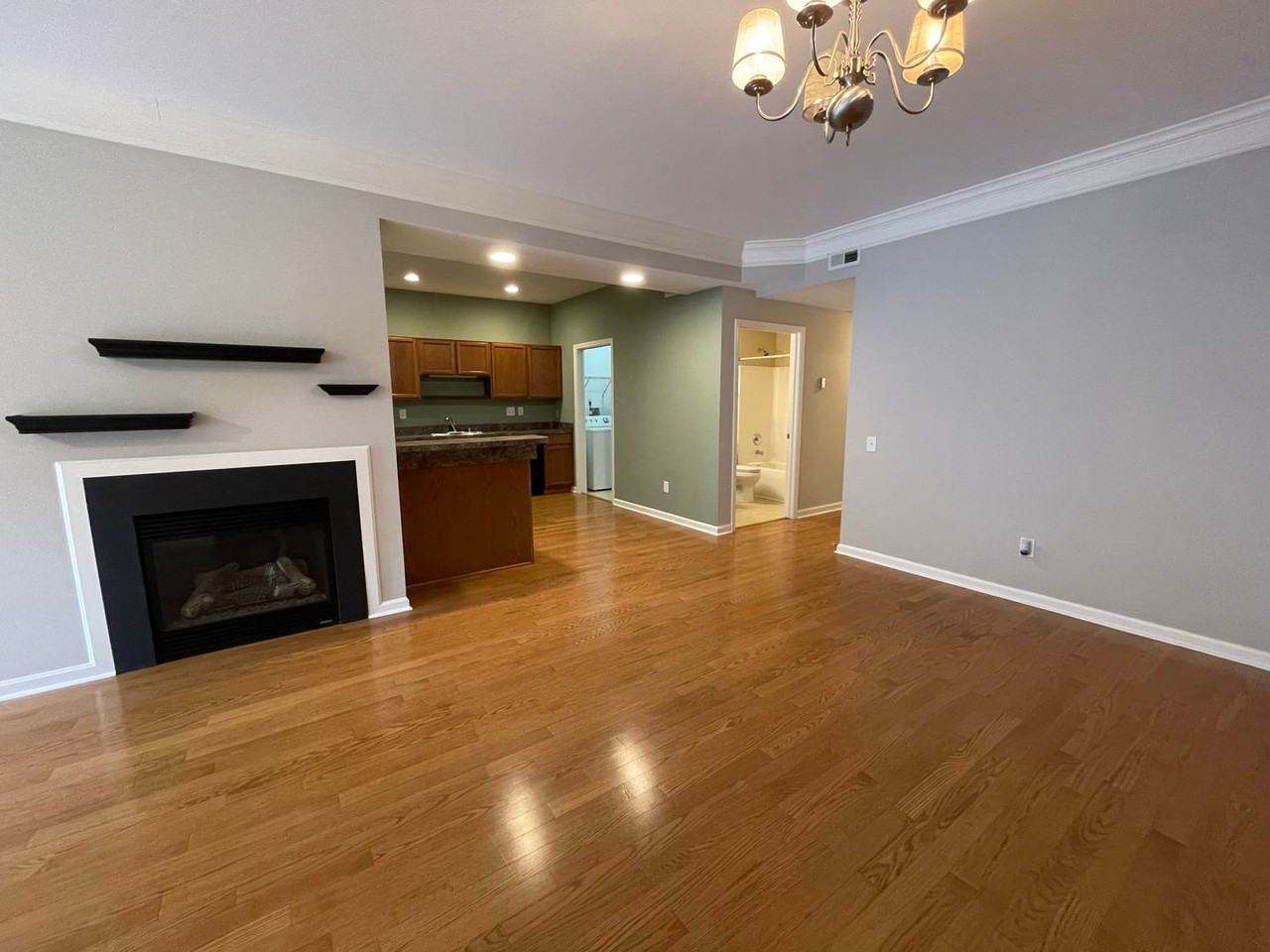 10305 Dorsey Village Dr - Photo 3 of 14